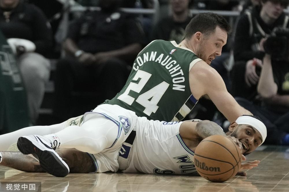 他用汗水与 他用汗水与